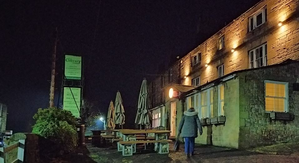 Note 8 night shot including moving person.