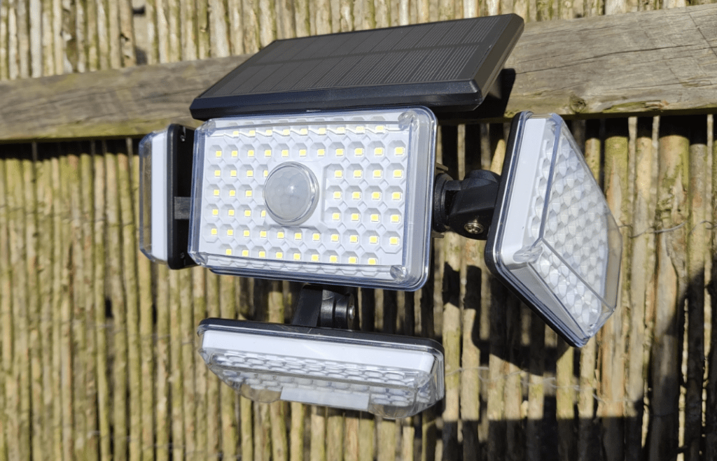 BW-OLT6 214-LED Solar Light from Banggood