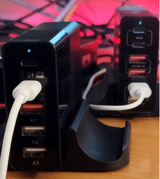 Quntis Smart PD Charging Station