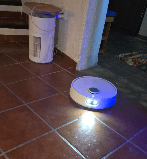 Switchbot S20 Smart Vacuum in action